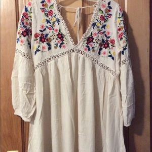 MEGHAN Los Angeles BOHO Embroidered Long Sleeve Tunic Top - Size Tall Large